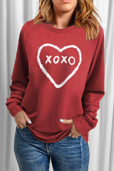 Sudadera con cuello redondo y corazón XOXO