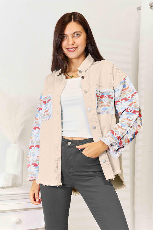 Chaqueta vaquera con cuello y botones