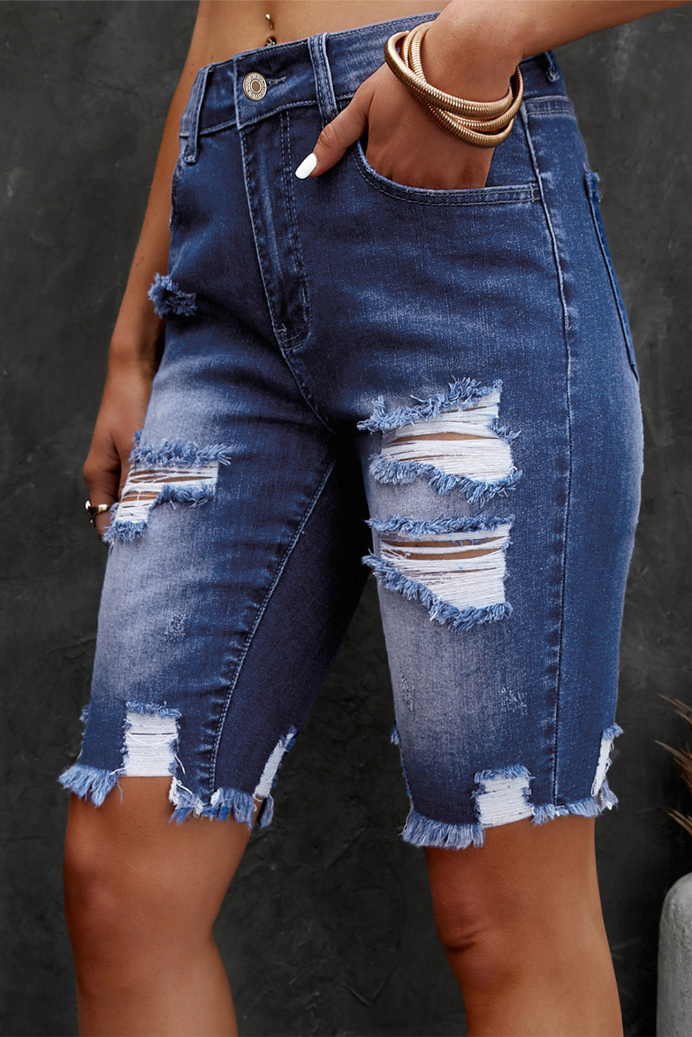 Bermuda-Shorts aus Denim mit ausgefranstem Saum im Used-Look