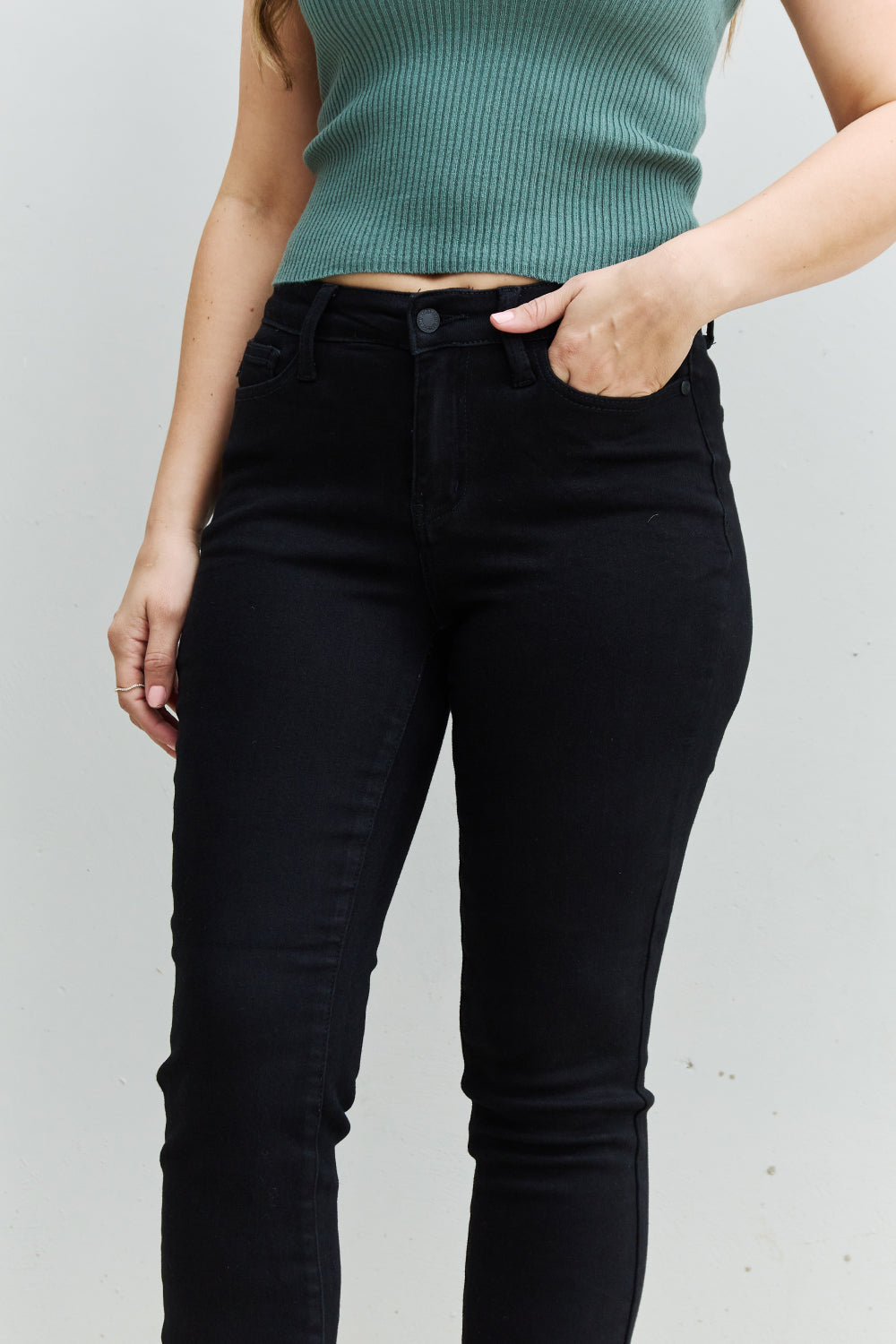 Judy Blue Kenya Full Size Mid Rise Slim Fit Jeans