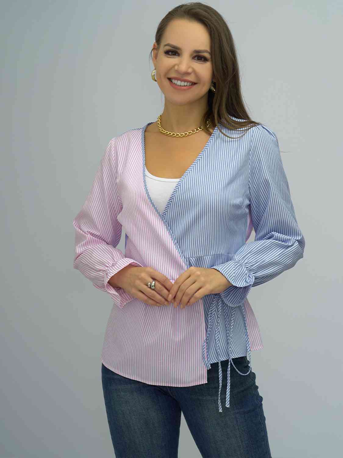 Bluse mit Volantärmeln und kontrastierender Bindedetail