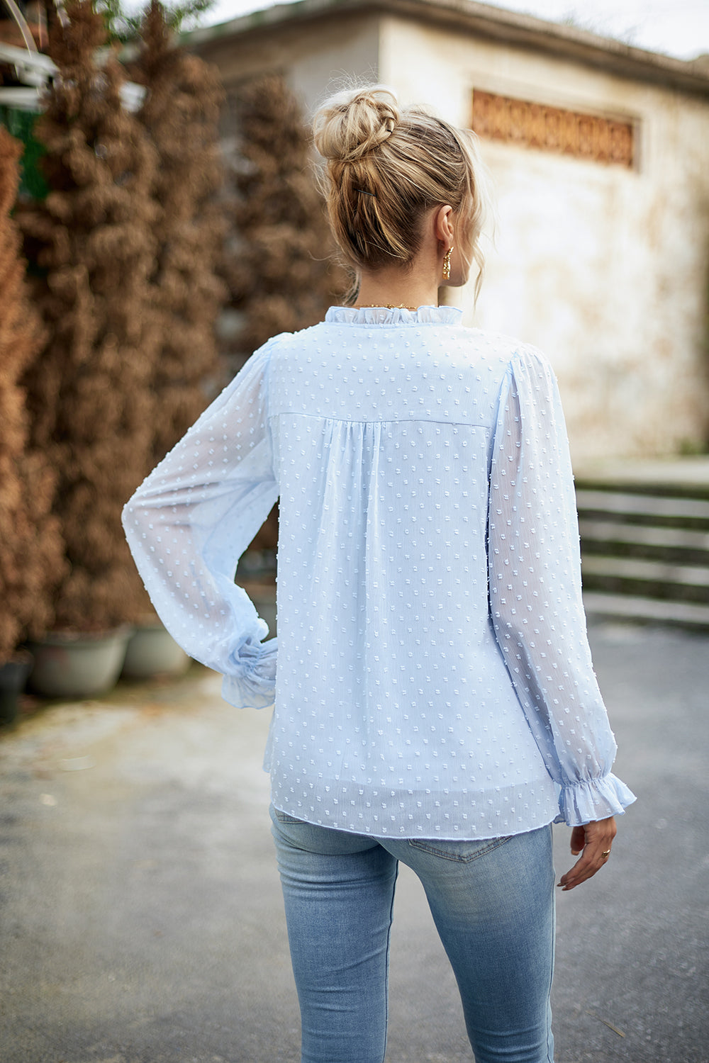 Bluse mit gesmokten Schultern und Swiss Dot-Muster