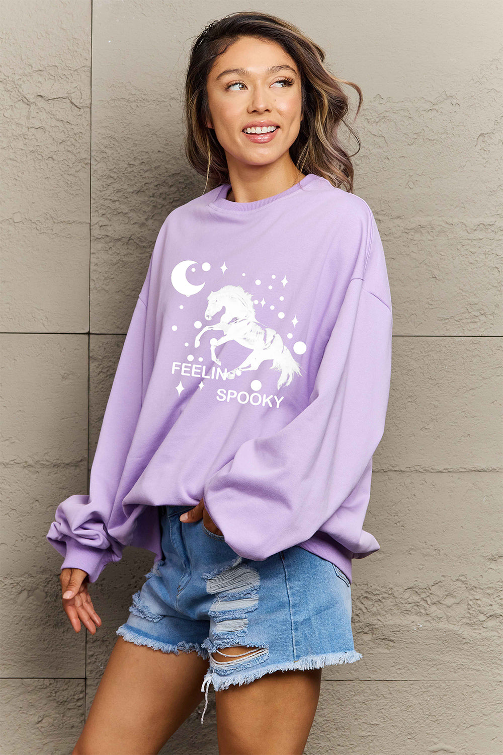 Simply Love – Sweatshirt mit überschnittener Schulter und Grafik in voller Größe