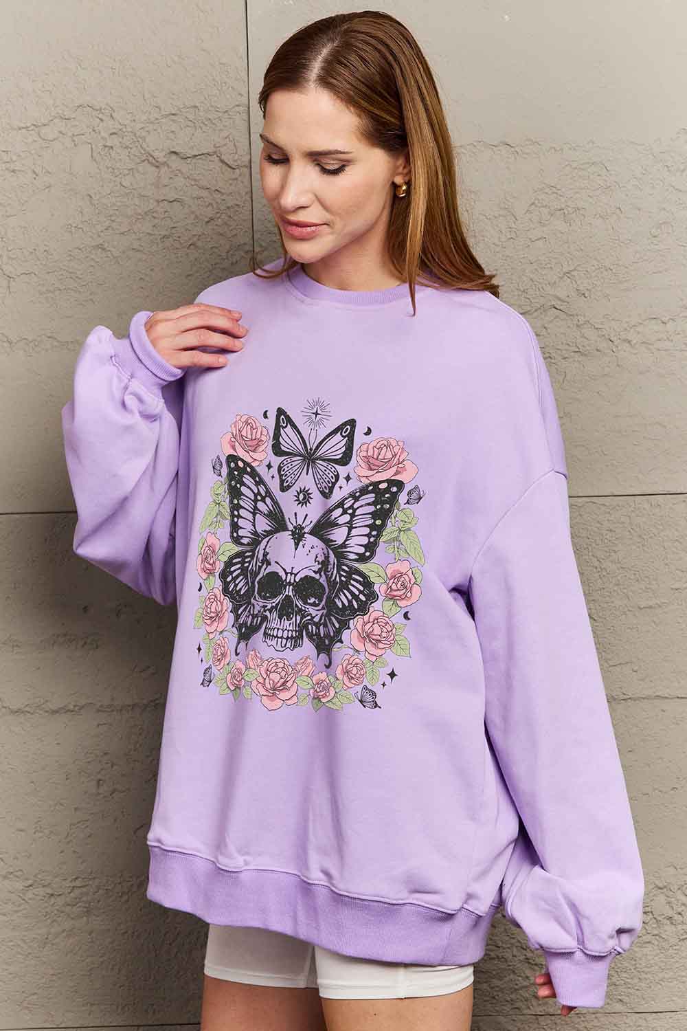 Simply Love Sudadera con estampado de mariposa y calavera de tamaño completo de Simply Love