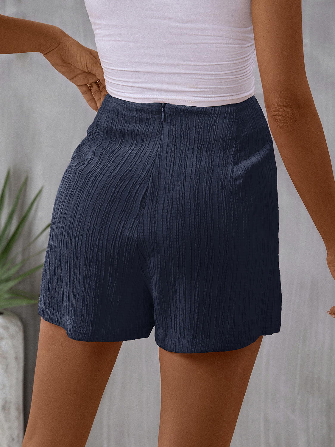 Skort mit hoher Taille und Knoten