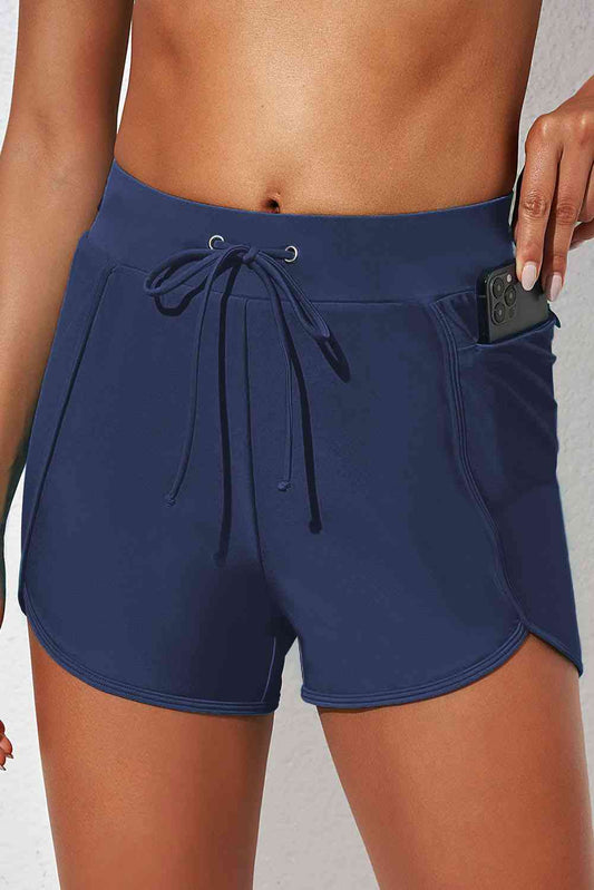 Badeshorts mit Kordelzug in der Taille