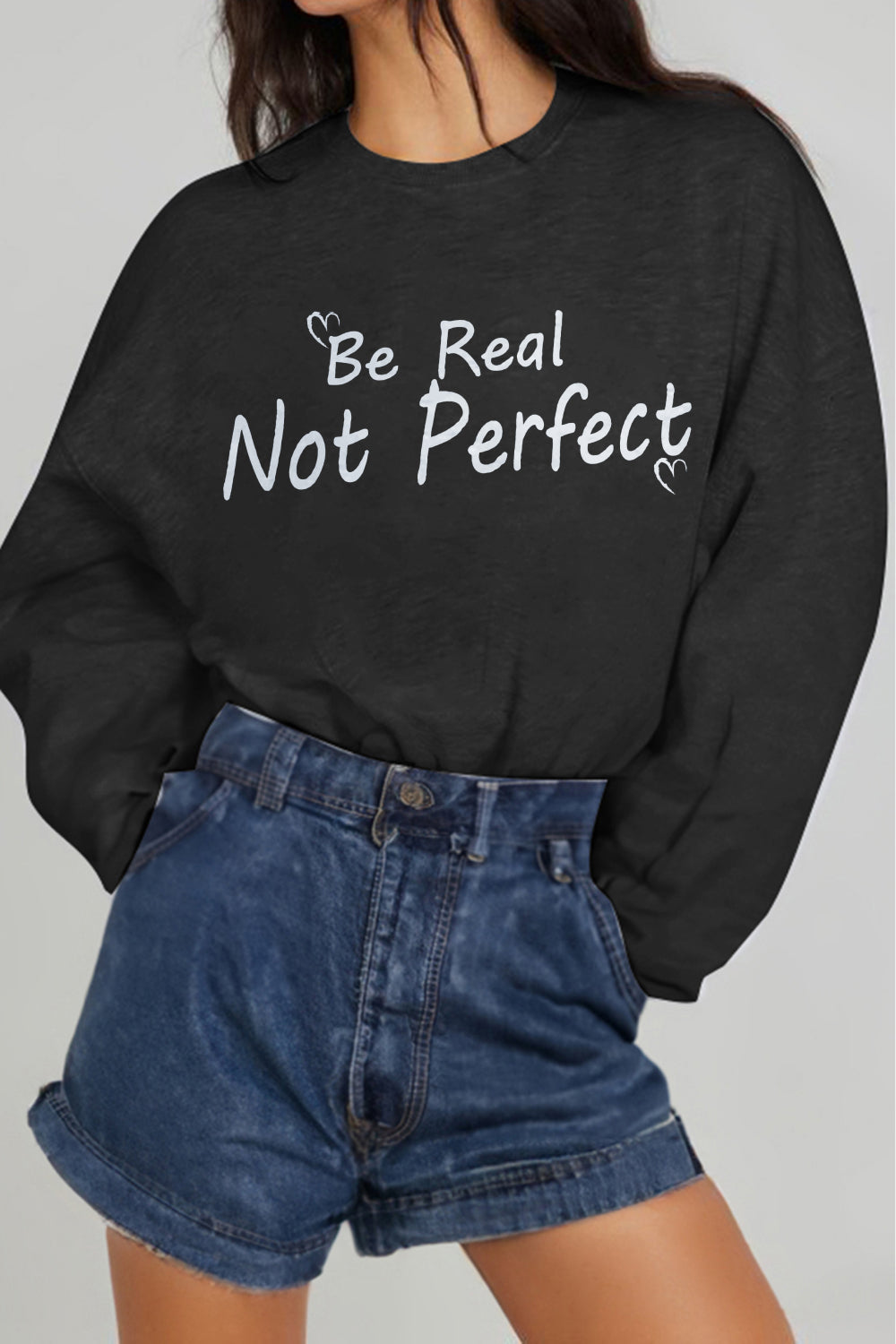 Simply Love Sweatshirt mit Grafik „BE REAL NOT PERFECT“ in voller Größe