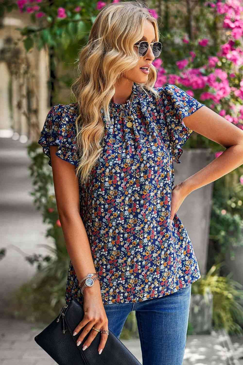 Bluse mit Blumenmuster, Rundhalsausschnitt, Flatterärmeln