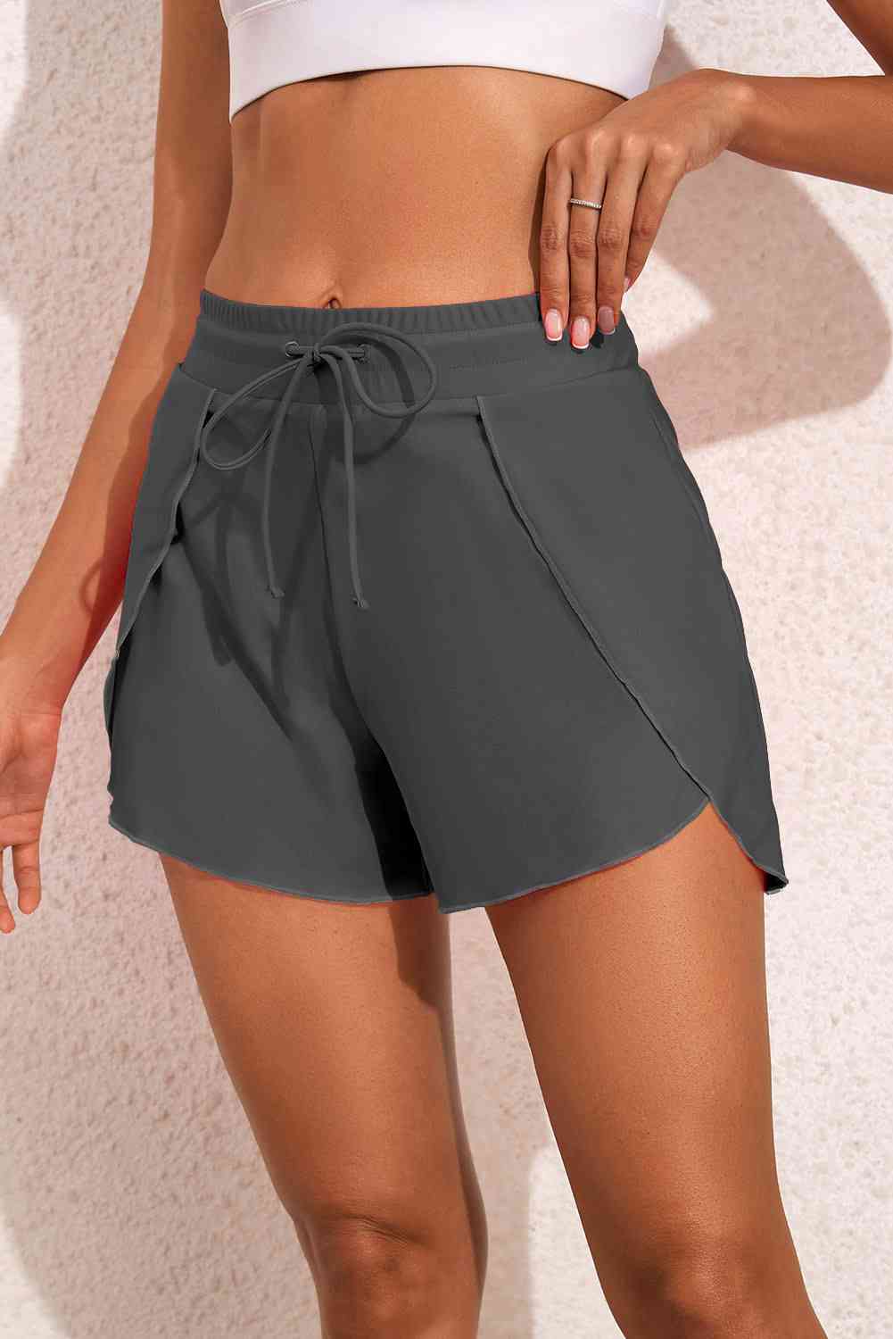 Badeshorts mit Kordelzug in der Taille