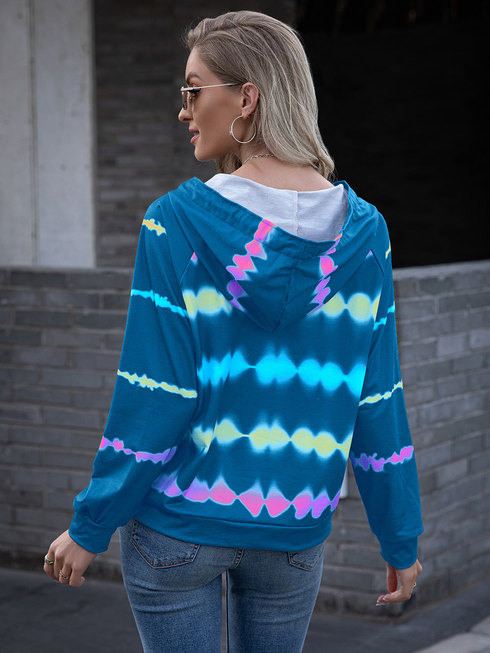 Kapuzenpullover mit Batikmuster und Raglan-Ärmeln