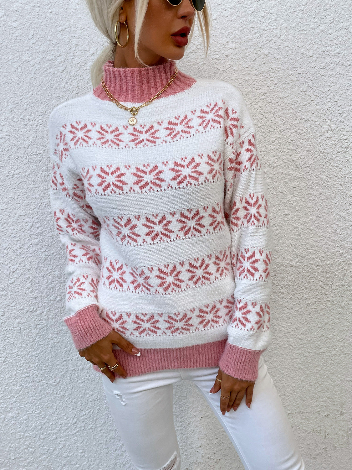 Rollkragenpullover mit Schneeflockenmuster